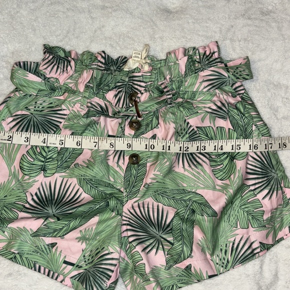NWT Jessica Simpson tropical print dressy vacation shorts. Sz large. - Picture 11 of 13